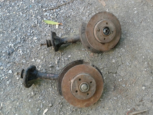 แกนโช๊คพร้อมดุมและจานเบรก BMW E30