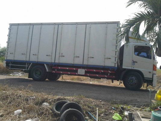 ขาย Mega FG ปี 52 Euro 3 Serie 500 ตู้ 10 บาน 7.20 เมตรครับ ขาย Mega FG ปี 52 Euro 3 Serie 500 ตู้ 10 บาน 7.20 เมตรครับ