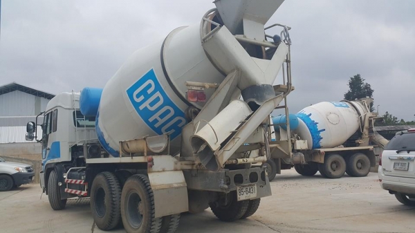 HINO PROFIA  ขายแล้วกลางอากาศ ไปกำแพงเพชรคะ  ขอบคุณคะ