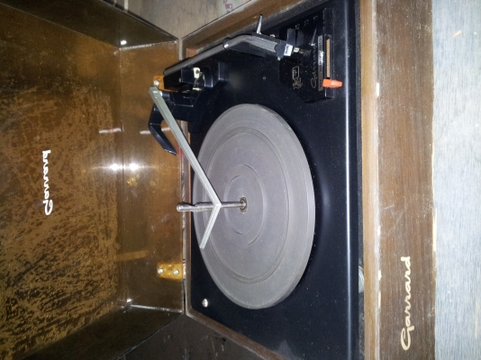 เครื่องเล่นแผ่นเสียง