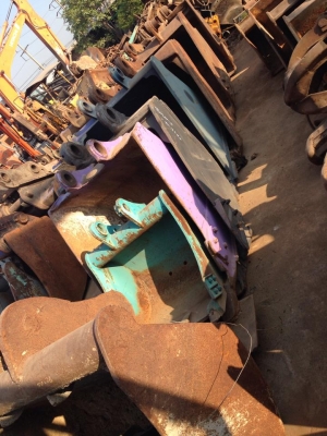 บุ้งกี๋เก่านอกหลายรุ่น