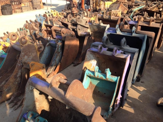 บุ้งกี๋เก่านอกหลายรุ่น