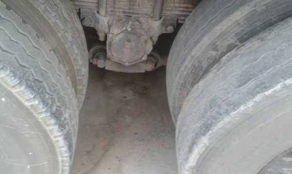 รถฮีโน่ 10 ล้อ รถบรรทุกน้ำมัน FL3H  195 แรงม้า.  ( มีขาย 2 คัน )   สนใจติดต่อ 081 - 6079515