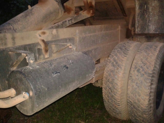 หกล้อ ISUZU - NKR-110 ดั้ม สภาพดีเยี่ยมพร้อมใช้งาน เอกสารทะเบียนพร้อมโอน เอาไปใช้ไม่ผิดหวัง ครับ