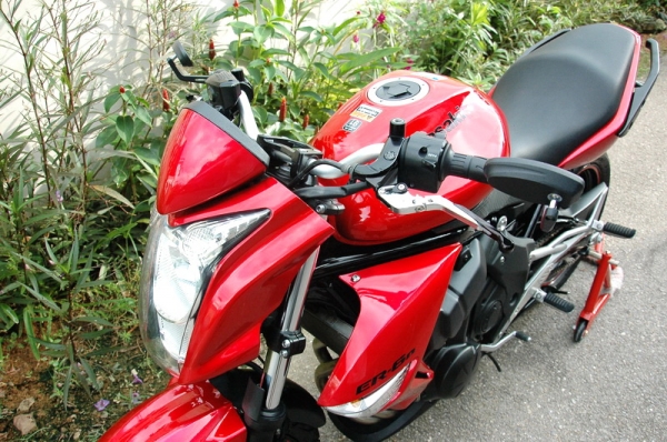 ขาย Kawasaki ER6n ABS ปี2011 พร้อมของแต่ง เอกสารพร้อมโอน
