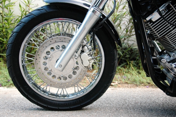 ขาย Yamaha Dragstar 1100 Custom ปี 2000 รถทะเบียนแท้ ส.ม.อ โอนได้ทุกขนส่ง เอกสารพร้อมโอน