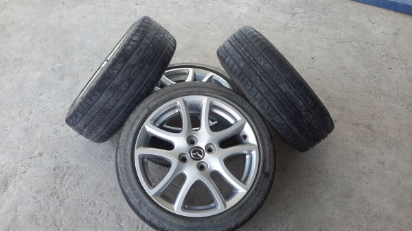 แม็กขอบ 16 mazda พร้อมยาง สวยไม่คด ไม่แตก ซ่อมดุ้ง 1 วงเล็กน้อยมาก แม็กขอบ 16 mazda พร้อมยาง สวยไม่คด ไม่แตก ซ่อมดุ้ง 1 วงเล็กน้อยมาก