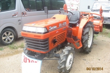 ขายรถไถ Kubota รุ่น ZL1-235 ใช้แค่ 11,000 ชั่วโมง สวยพร้อมใช้ โทร 088-4501277