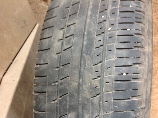 ยาง175/65/15พร้อมล้อฝาครอบ 3500ส่งทั่วประเทศ