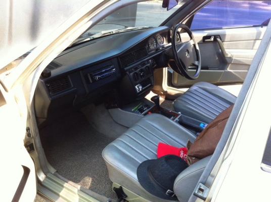 ขาย รถMercedes Benz ปี36 รุ่น190E เกียร์ออโต้ แต่ทำการเปลี่ยนเครื่องหัวฉีด Toyota รหัส ความแรง 2JZ 3,000cc แจ้งลงเล่มทะเบียนเรียบร้อย มีเล่มทะเบียนพร้อมชุดโอนเรียบร้อย (ทำการSet ช่วงล่างเรียบร้อย หนึบๆ นุ่มๆ) ไม่มีการติดแก๊สแต่อย่างใด สภาพภายในสวยๆแบบเดิม