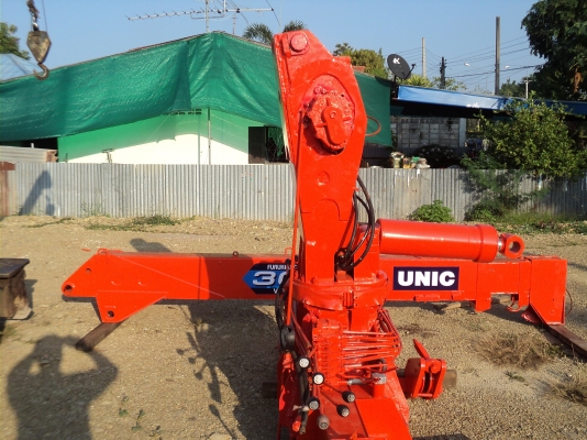 เครนUNIC3ตันพร้อมใช้ครับขายไม่แพงครับ3ปอก2ชัก