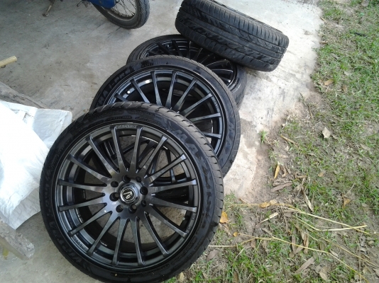 ล้อแม็กซ์ ขอบ 17  4 รู 100/114  พร้อมยาง ปี 2014