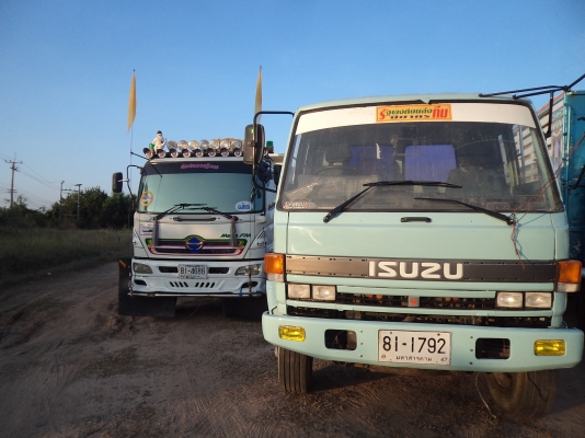 ขายรถอีซูซุ10ล้อร็อกกีหัวคัซซีเครื่อง175แรง2เพลา รับเงินโอนมัดจำ10000บาทจาก จ.โคราชแล้วคับ