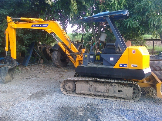 ขายแม็คโค   pc  30  โคมัสสุ  พร้อมใช้งาน