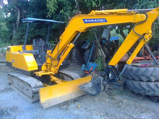 ขายแม็คโค   pc  30  โคมัสสุ  พร้อมใช้งาน