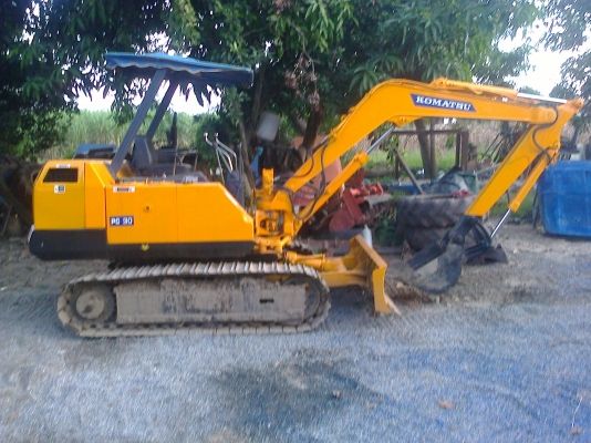 ขายแม็คโค   pc  30  โคมัสสุ  พร้อมใช้งาน