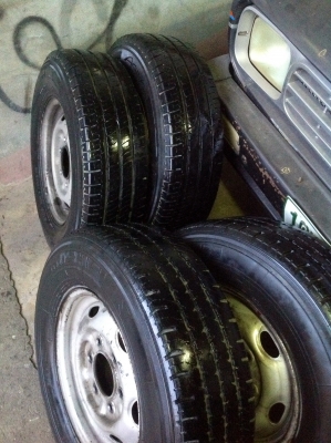 ขายกะทะพร้อมยาง195r14สภาพดีปี12และปี11มี4เส้นครับ