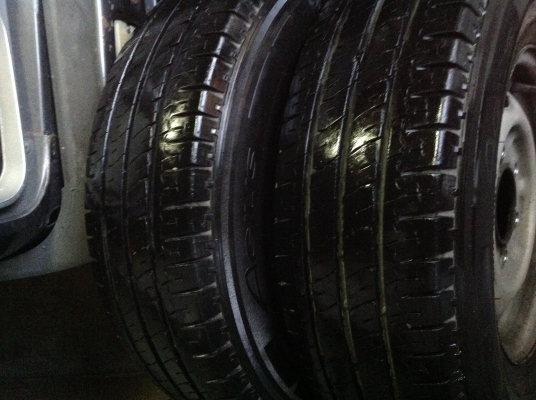 ขายกะทะพร้อมยาง195r14สภาพดีปี12และปี11มี4เส้นครับ