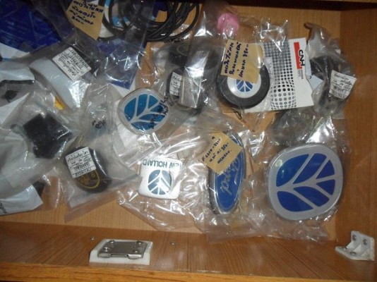 ขายแล้ว ขอบคุณพี่เสริฐมากครับ ฝาครอบคันเกียร์NH40รถตู้ ของใหม่งานแฮนเมดครับ สร้างจากเหล็กซิงค์แข็งแรงทำสีเรียบร้อยสวยงาม