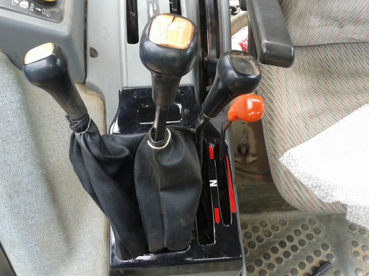 ขายแล้ว ขอบคุณพี่เสริฐมากครับ ฝาครอบคันเกียร์NH40รถตู้ ของใหม่งานแฮนเมดครับ สร้างจากเหล็กซิงค์แข็งแรงทำสีเรียบร้อยสวยงาม