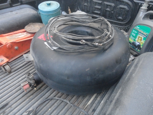 ขายถังแก๊สโดนัท72ลิตรถังมันติวาวสภาพสวยๆพร้อมชุดหวฉีด ราคา 5500 บาท