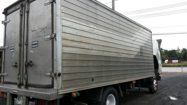 HINO-FC-2Wปี37เครื่องWO4D.ครัชซีสวย.ตู้แห้ง3บาน5.50เมตร.สภาพพร้อมใช้.ราคา365.000บ HINO-FC-2Wปี37เครื่องWO4D.ครัชซีสวย.ตู้แห้ง3บาน5.50เมตร.สภาพพร้อมใช้.ราคา365.000บ