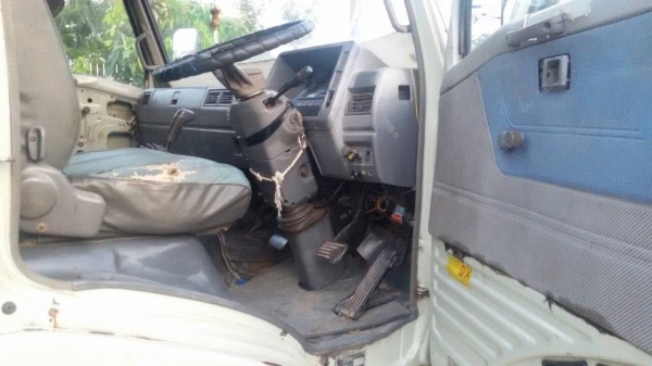 HINO-FC-2Wปี37เครื่องWO4D.ครัชซีสวย.ตู้แห้ง3บาน5.50เมตร.สภาพพร้อมใช้.ราคา365.000บ HINO-FC-2Wปี37เครื่องWO4D.ครัชซีสวย.ตู้แห้ง3บาน5.50เมตร.สภาพพร้อมใช้.ราคา365.000บ