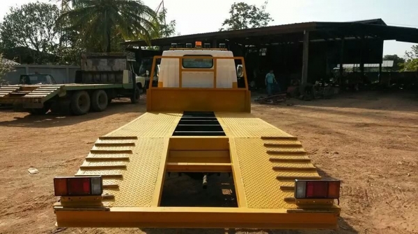 MITSUBISHI CANTER 110 แรง พื้นเรียบ ท้ายลาด MITSUBISHI CANTER 110 แรง พื้นเรียบ ท้ายลาด