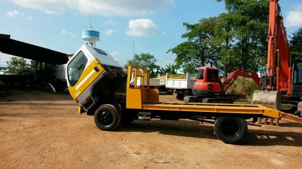 MITSUBISHI CANTER 110 แรง พื้นเรียบ ท้ายลาด MITSUBISHI CANTER 110 แรง พื้นเรียบ ท้ายลาด