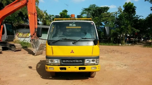 MITSUBISHI CANTER 110 แรง พื้นเรียบ ท้ายลาด MITSUBISHI CANTER 110 แรง พื้นเรียบ ท้ายลาด
