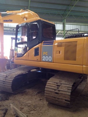 ขายด่วน  KOMATSU PC200-7. รถสวยพร้อมใช้งานค่ะ