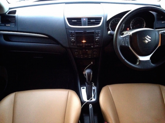 suzuki swift 1.25GLX TOP2012 สีดำ รถบ้าน มือเดียว สภาพสวย วิ่งน้อย ออกป้ายแดง มือเดียว