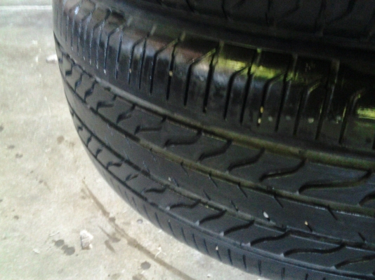 มิชลิน 215/55/17 ปี12 ดอกตรูมๆ มิชลิน 215/55/17 ปี12 ดอกตรูมๆ