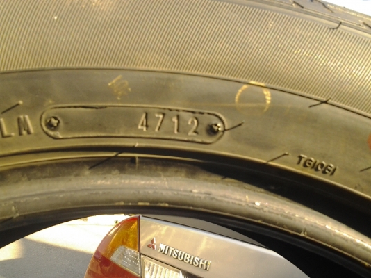 DUNLOP 215/55/17 ปี12