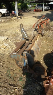 ขายครับ รถไถ แชมป์4548 เครื่องดี เกียร์ดี ยางดี4เส้น มีผาน6 ให้อีก1พวง ครับ