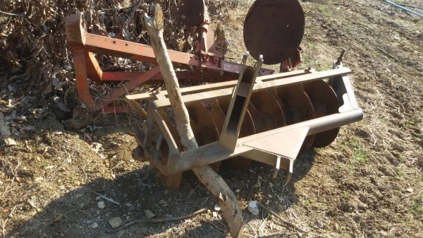 ขายครับ รถไถ แชมป์4548 เครื่องดี เกียร์ดี ยางดี4เส้น มีผาน6 ให้อีก1พวง ครับ