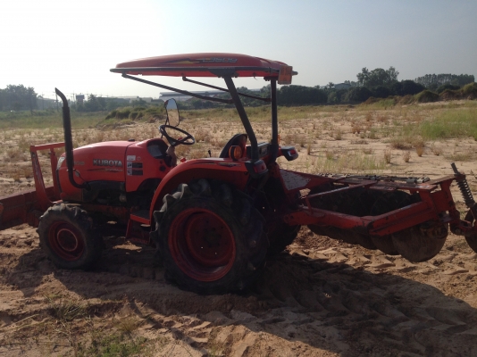 รถไถ KUBOTA L3608 มีภาพวีดีโอ อายุการใช้งาน 561 ชั่วโมง พร้อมอุปกรณ์ 3 รายการ ผานดันหน้า โรตารี ผาน 