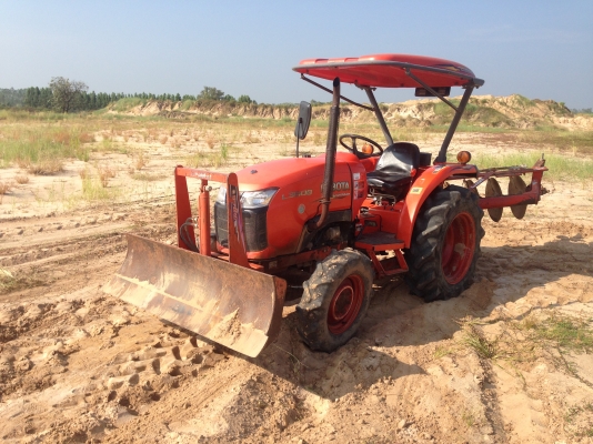 รถไถ KUBOTA L3608 มีภาพวีดีโอ อายุการใช้งาน 561 ชั่วโมง พร้อมอุปกรณ์ 3 รายการ ผานดันหน้า โรตารี ผาน 