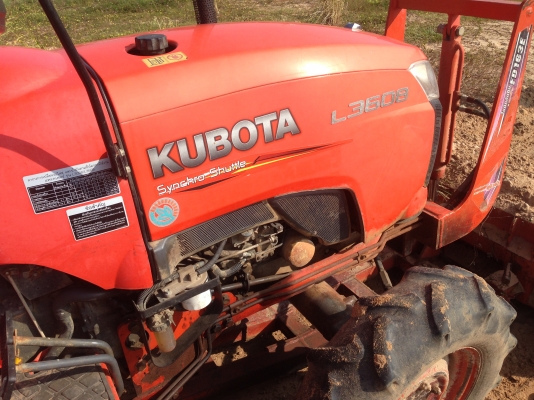 รถไถ KUBOTA L3608 มีภาพวีดีโอ อายุการใช้งาน 561 ชั่วโมง พร้อมอุปกรณ์ 3 รายการ ผานดันหน้า โรตารี ผาน 
