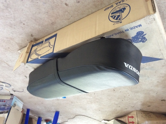 ขายเบาะHonda CD125 ของใหม่ 500บาท ขายเบาะHonda CD125 ของใหม่ 500บาท