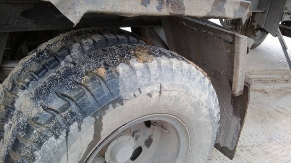 รถอีซูซุ 10 ล้อดั้ม 270 แรงม้า. ปี 40  ( ขายแม่ , ลูก )  สนใจติดต่อ 081 - 6079515