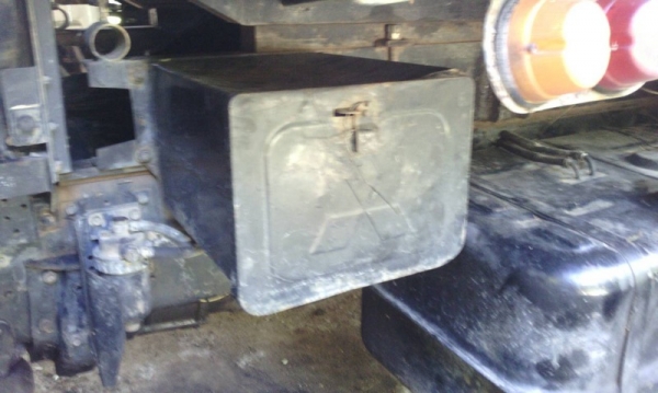 รถมิตซู  10  ล้อดั้ม  FN527M - TF   220 แรงม้า.  ปี 39 สนใจติดต่อ 081 - 6079515