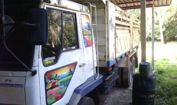 รถมิตซู  10  ล้อดั้ม  FN527M - TF   220 แรงม้า.  ปี 39 สนใจติดต่อ 081 - 6079515