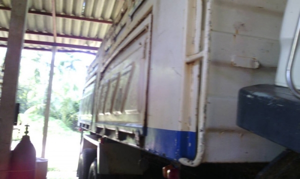 รถมิตซู  10  ล้อดั้ม  FN527M - TF   220 แรงม้า.  ปี 39 สนใจติดต่อ 081 - 6079515