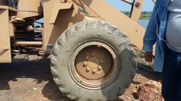 รถตัก KOMATSU  507.  สนใจติดต่อ 081 - 6079515