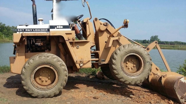 รถตัก KOMATSU  507.  สนใจติดต่อ 081 - 6079515