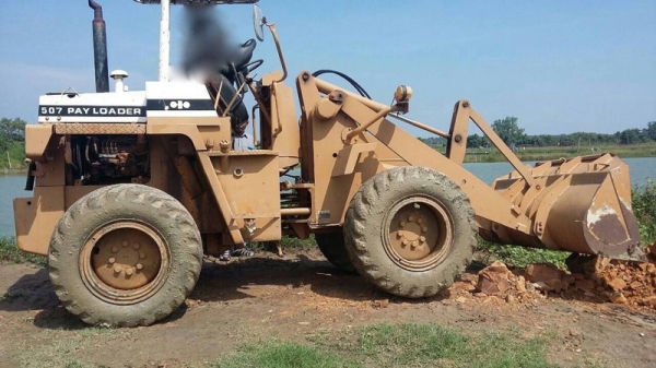 รถตัก KOMATSU  507.  สนใจติดต่อ 081 - 6079515