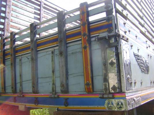 กระบะไม้  ถอดลงจาก มิตชู  ราคา 53,000  บาท