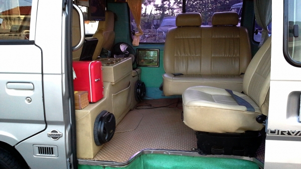 NISSAN URVAN 2.5 ปี96 NGV NISSAN URVAN 2.5 ปี96 NGV