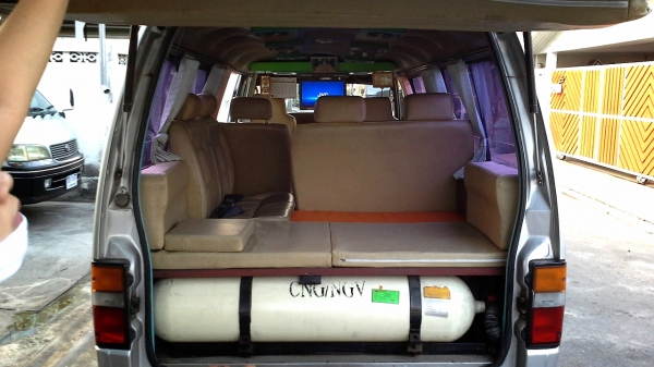 NISSAN URVAN 2.5 ปี96 NGV NISSAN URVAN 2.5 ปี96 NGV